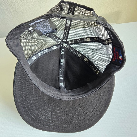 New Era 9FIFTY MLB Chicago Cubs All Black Trucker Hat Adjustable Adult‎ Cap - Picture 6 of 8